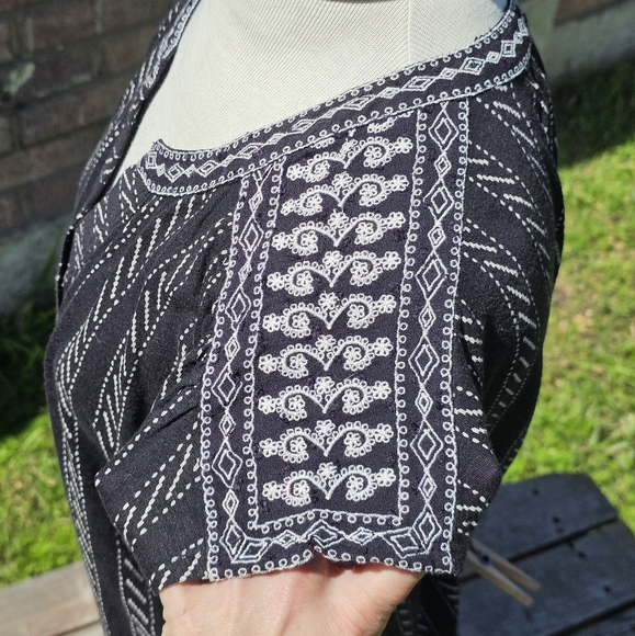 NWT Soft Surroundings embroider top - Picture 3 of 6